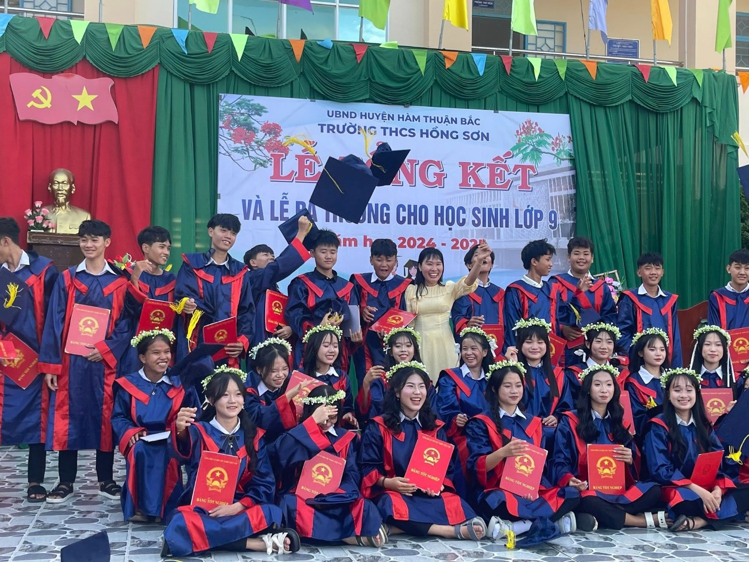 Le-truong-thanh-2024-2025-12.jpg