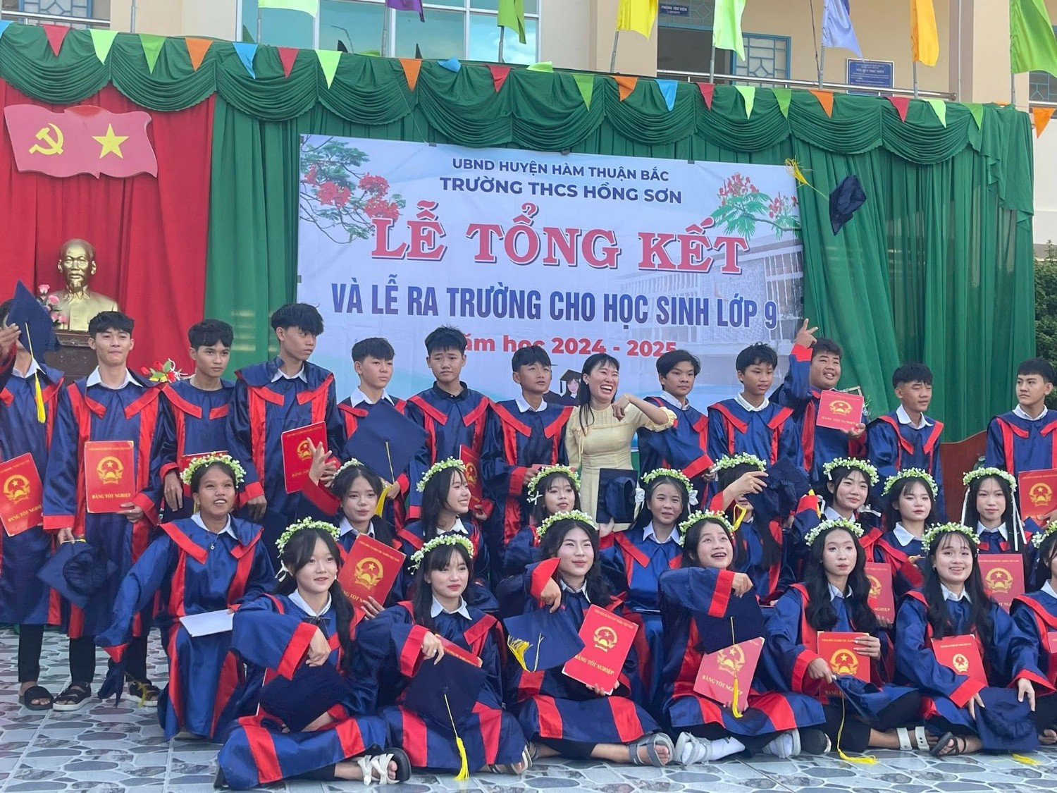 Le-truong-thanh-2024-2025-14.jpg