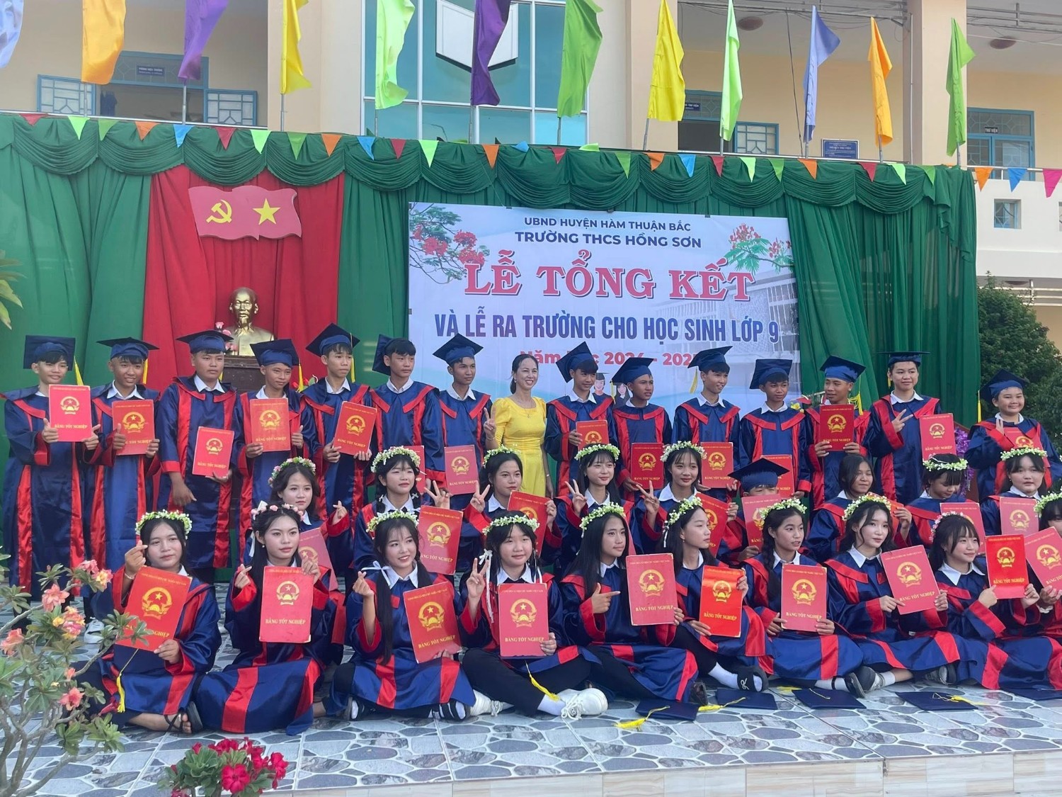 Le-truong-thanh-2024-2025-15.jpg