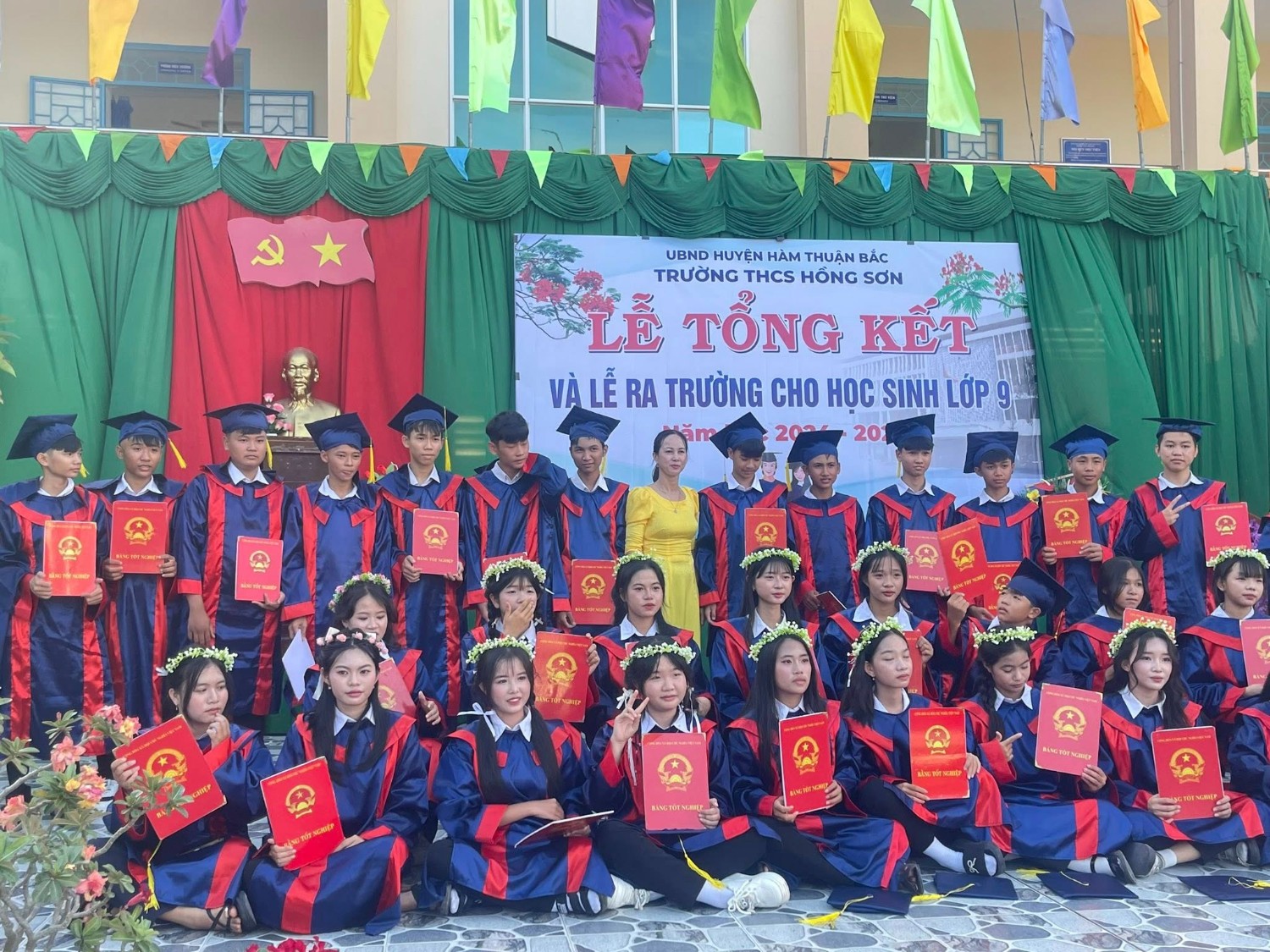 Le-truong-thanh-2024-2025-7.jpg