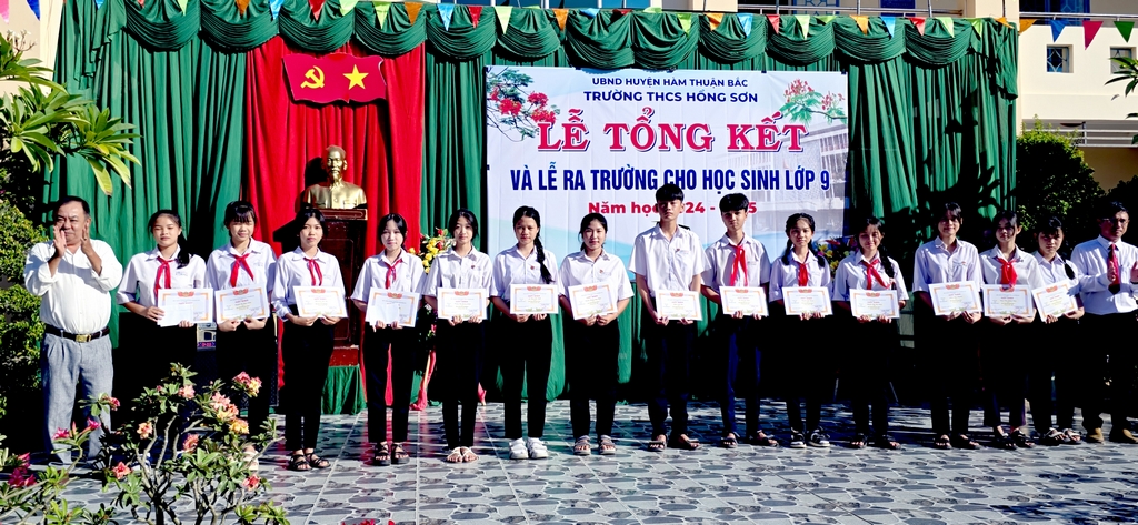 Tong-ket-nam-hoc-2024-2025-101.jpg
