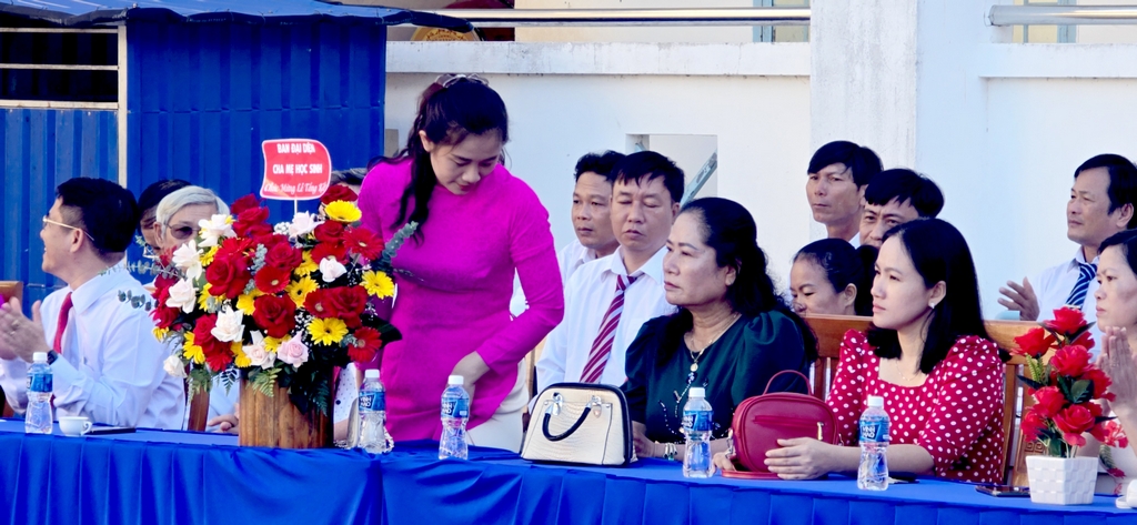 Tong-ket-nam-hoc-2024-2025-4.jpg
