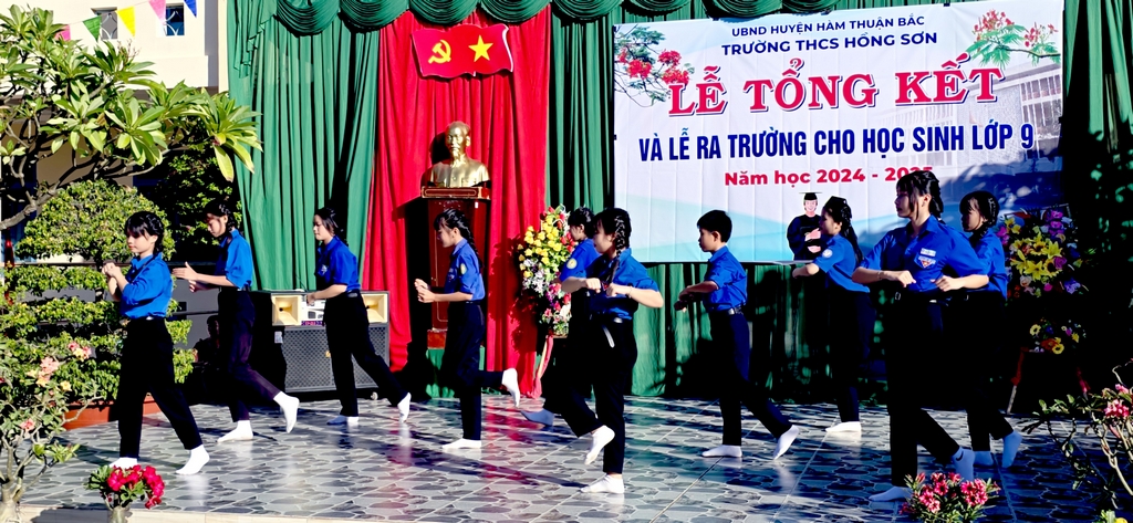 Tong-ket-nam-hoc-2024-2025-81.jpg
