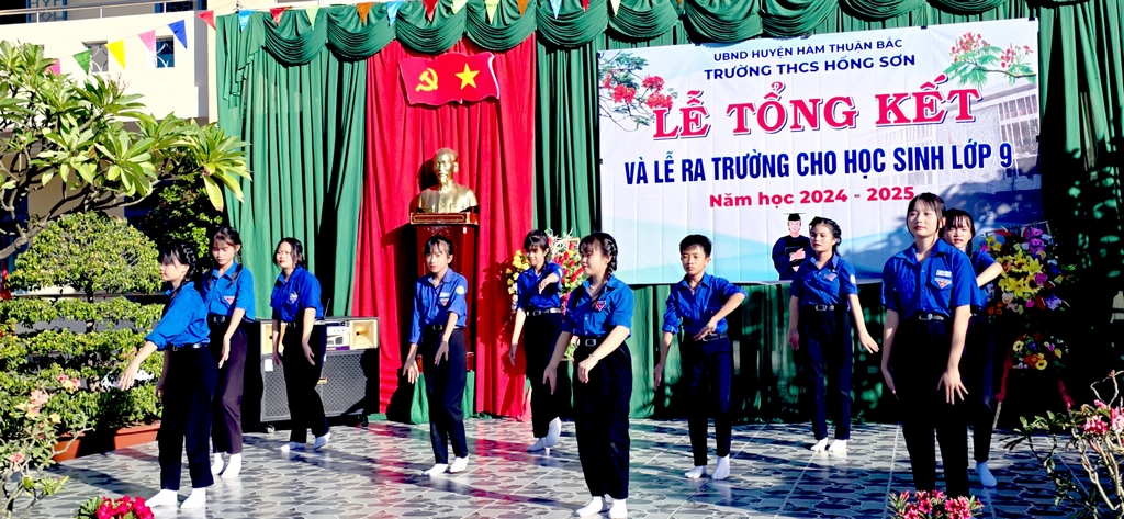 Tong-ket-nam-hoc-2024-2025-89.jpg
