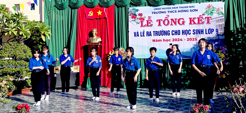 Tong-ket-nam-hoc-2024-2025-97.jpg