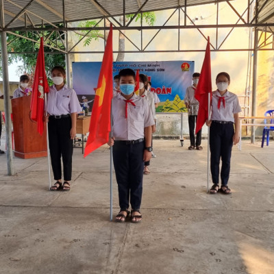 Sinh hoạt chủ điểm Tiến Bước Lên Đoàn