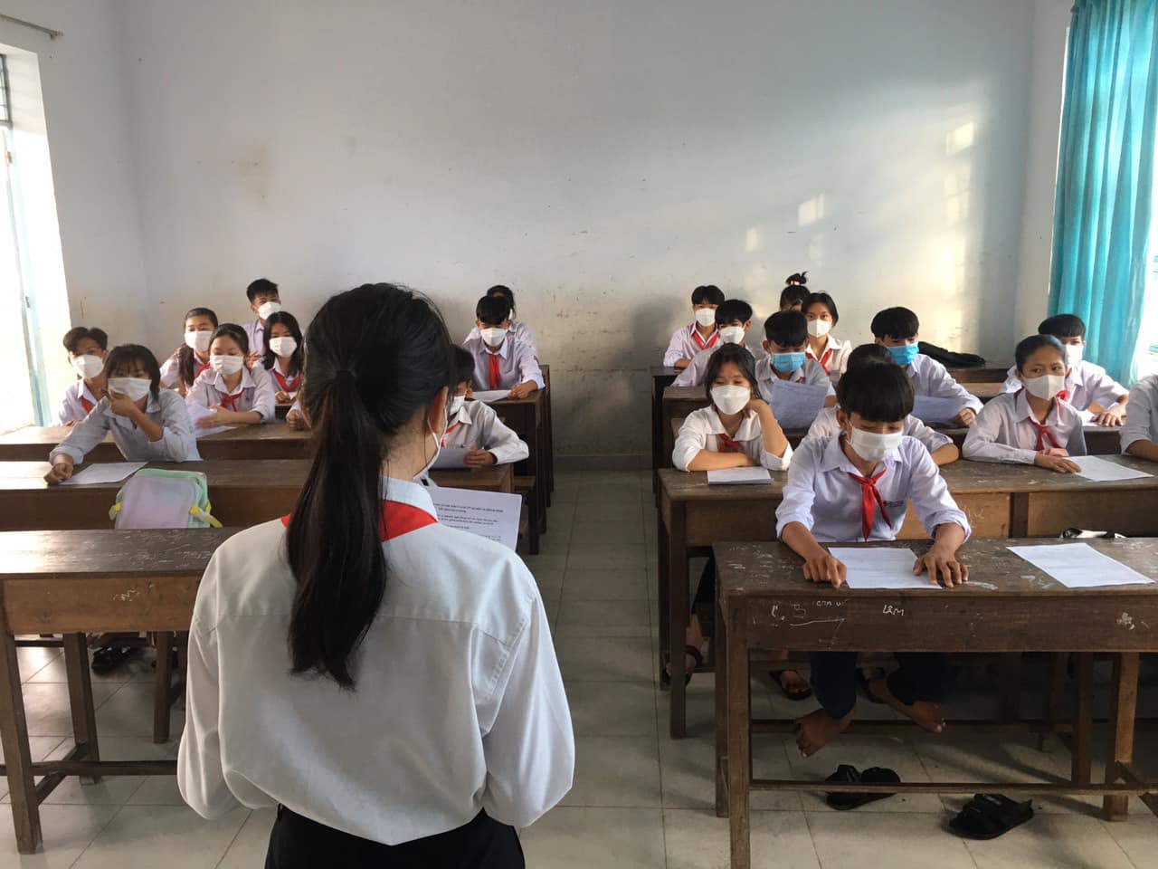 Đọc và làm theo báo đội