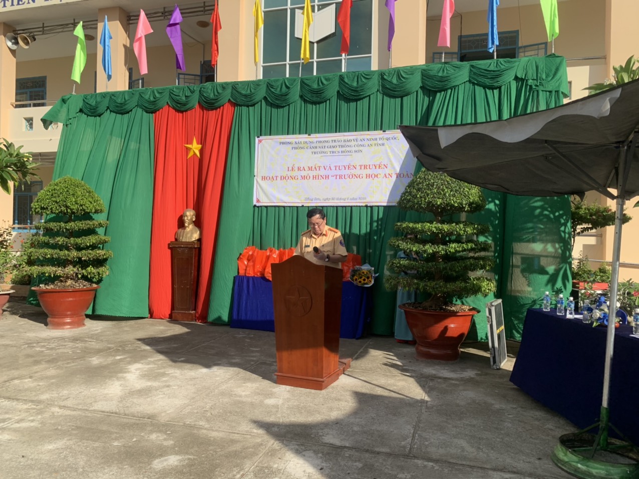 Trường học an toàn (13)