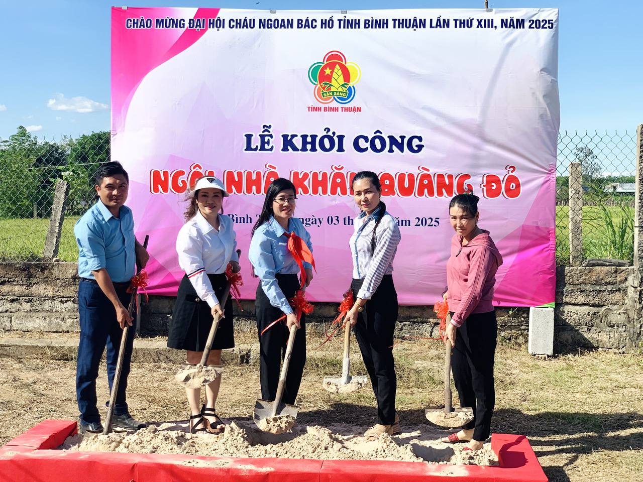 Ngôi nhà Khăn Quàng đỏ (1)