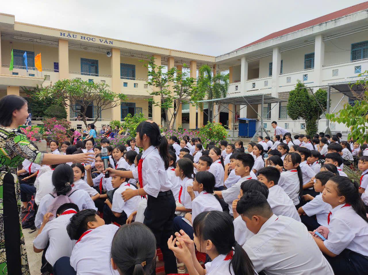 Sinh hoạt chủ điểm tháng 4 (4)