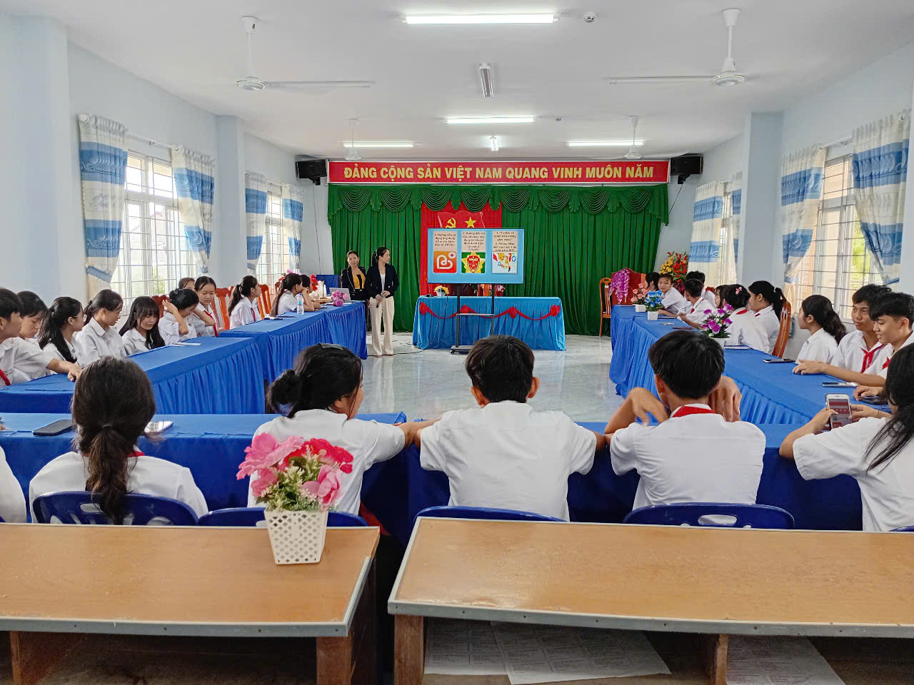 Tập huấn hỗ trợ tổ Công nghệ số (2)