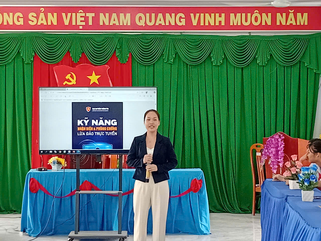 Tập huấn hỗ trợ tổ Công nghệ số (9)