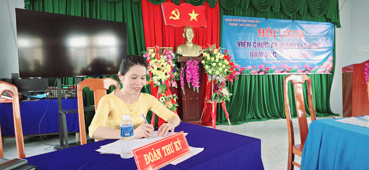 Hội nghị Viên chức và Người lao động, năm học 2024 - 2025