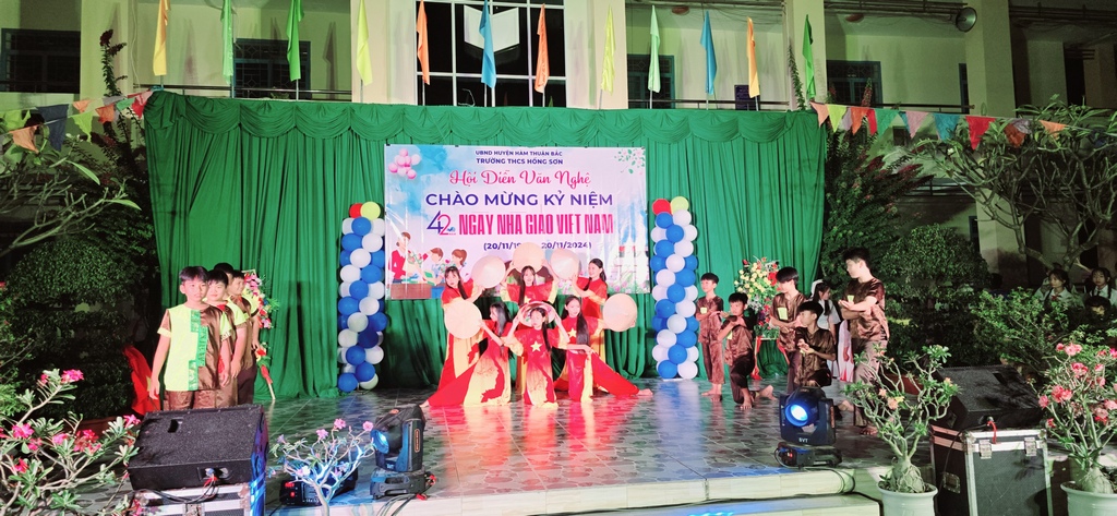 Văn nghệ 20/11/2024