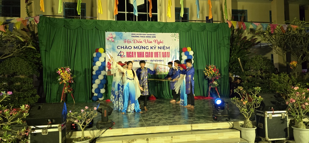 Văn nghệ 20/11/2024