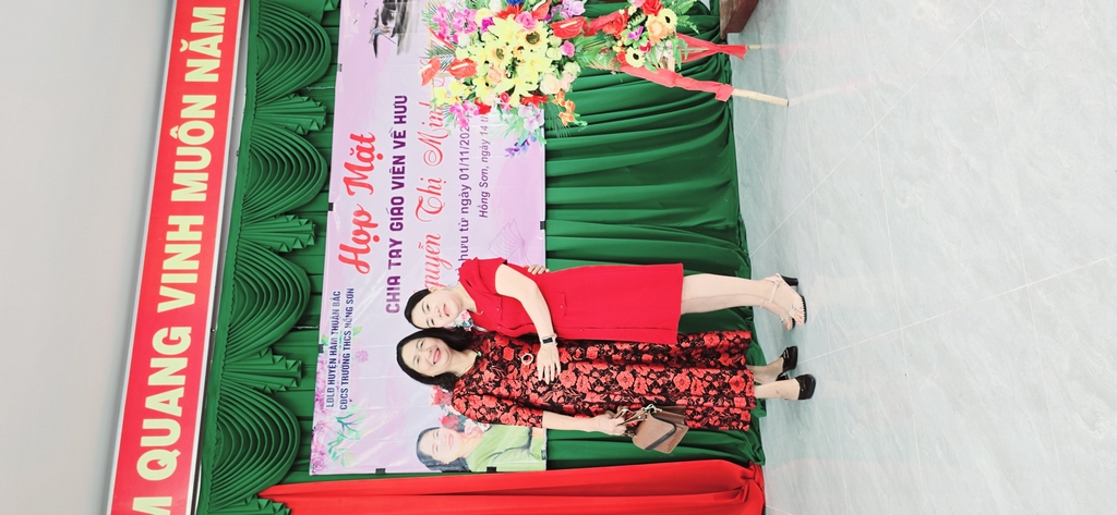 Lễ chia tay GV về hưu (cô Hoà), Năm học: 2024 - 2025