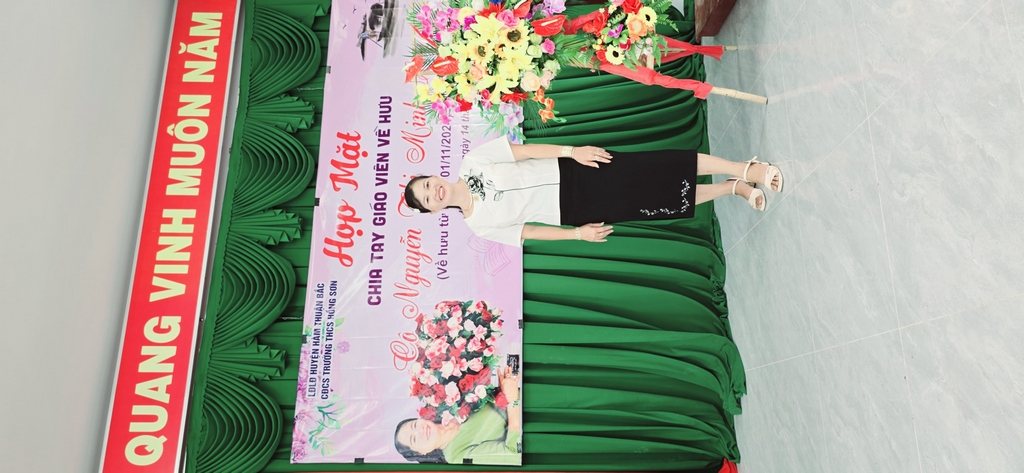 Lễ chia tay GV về hưu (cô Hoà), Năm học: 2024 - 2025