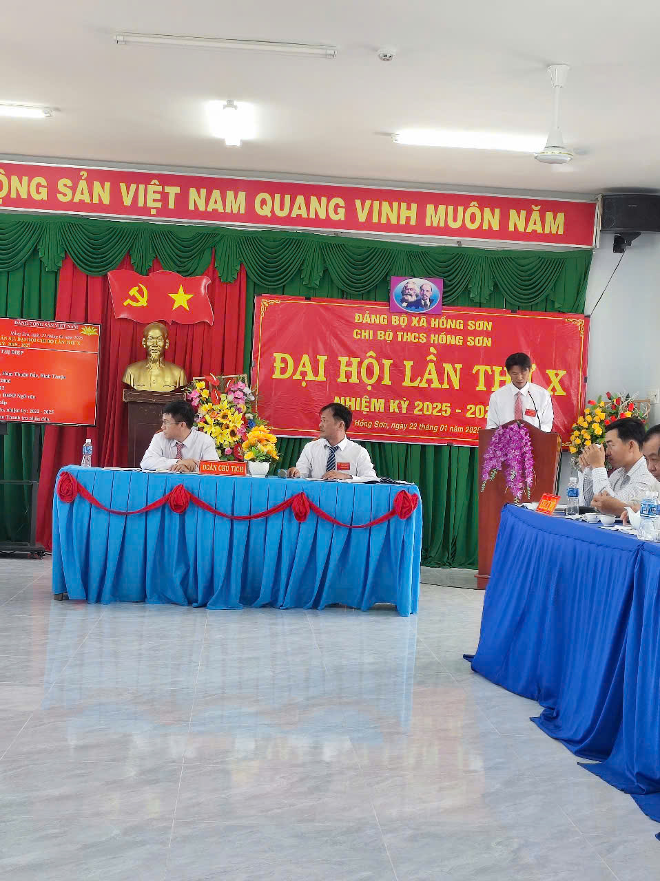 Hình ảnh Đại hội Chi bộ lần X, nhiệm kỳ 2025 - 2027