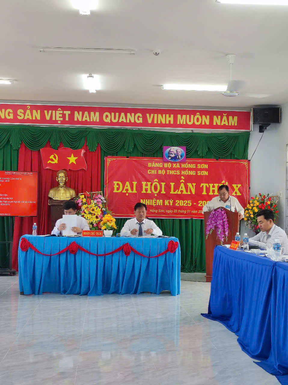 Hình ảnh Đại hội Chi bộ lần X, nhiệm kỳ 2025 - 2027