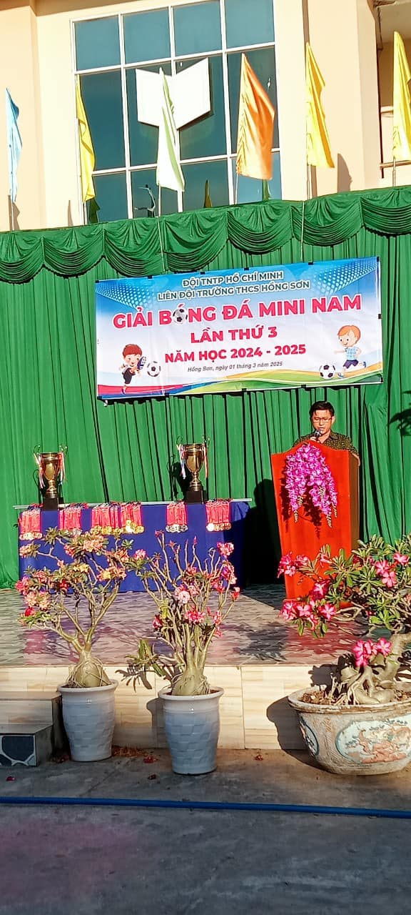 Giải bóng đá mini năm học 2024 - 2025