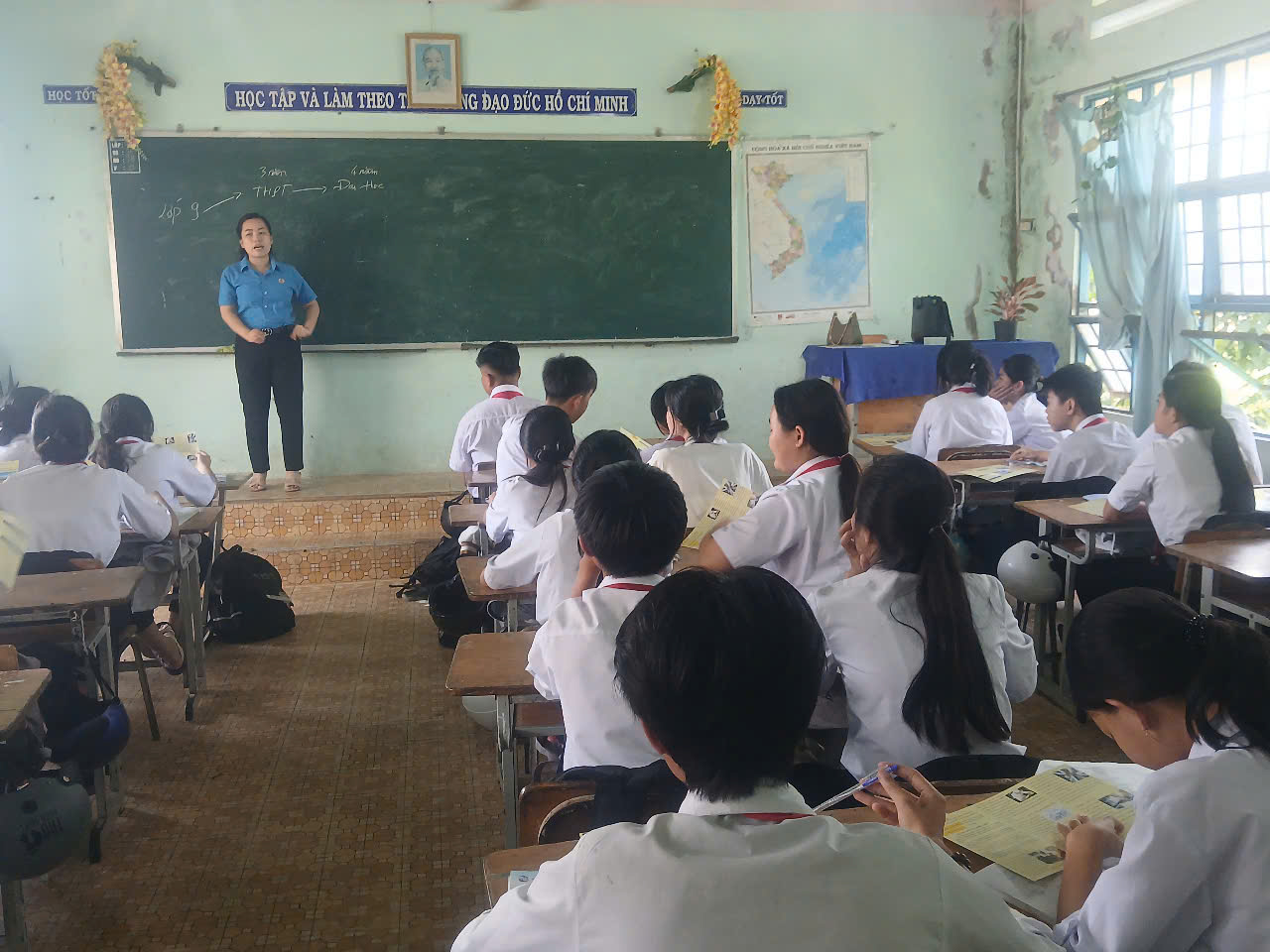 Trường Trung cấp Kinh tế - Kĩ thuật Bình Thuận gư vấn nghề. Năm học 2024 - 2025