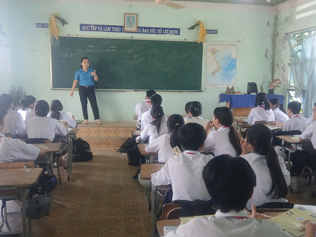 Trường Trung cấp Kinh tế - Kĩ thuật Bình Thuận gư vấn nghề. Năm học 2024 - 2025