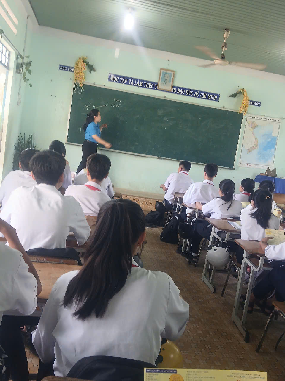 Trường Trung cấp Kinh tế - Kĩ thuật Bình Thuận gư vấn nghề. Năm học 2024 - 2025
