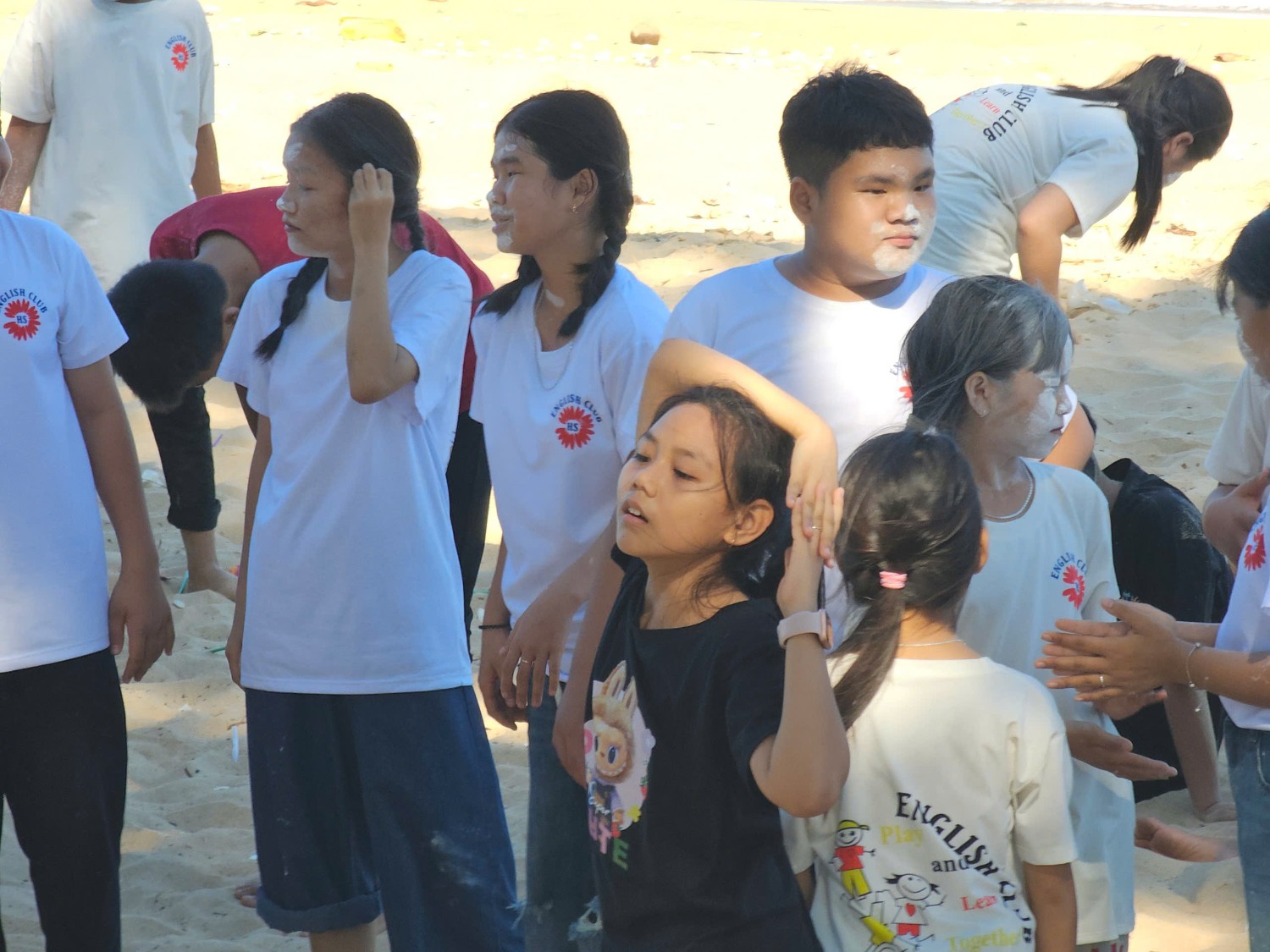 Sinh hoạt dã ngoại CLB Tiếng Anh 2024 - 2025