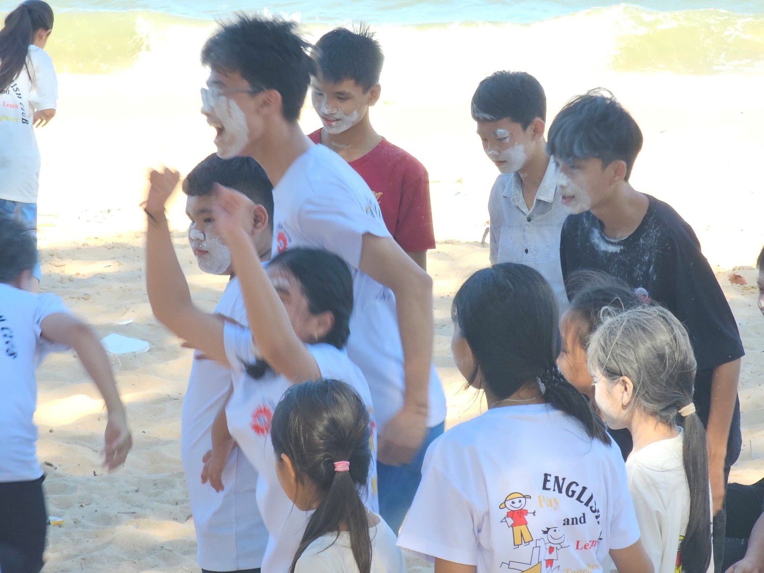 Sinh hoạt dã ngoại CLB Tiếng Anh 2024 - 2025