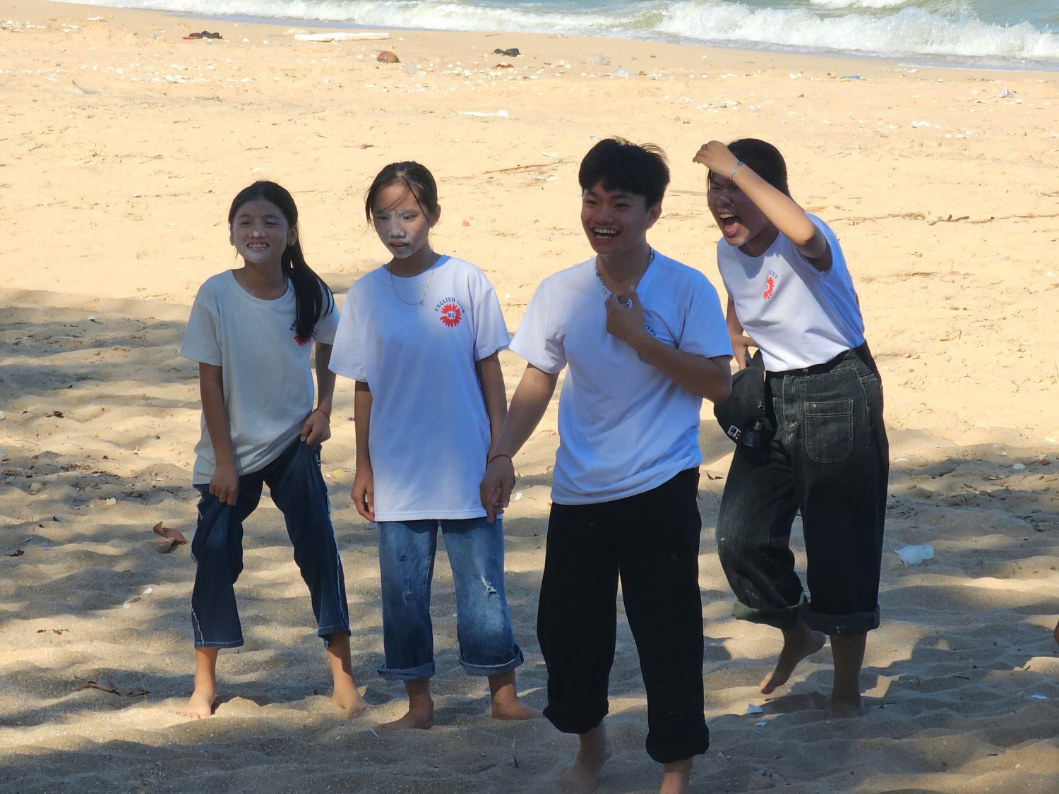 Sinh hoạt dã ngoại CLB Tiếng Anh 2024 - 2025