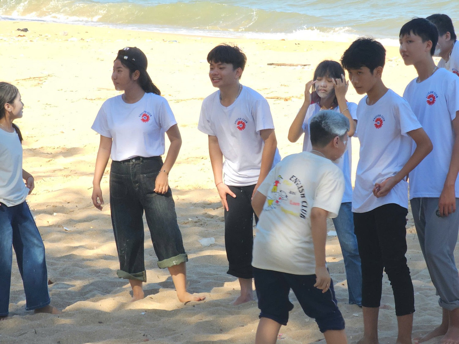 Sinh hoạt dã ngoại CLB Tiếng Anh 2024 - 2025