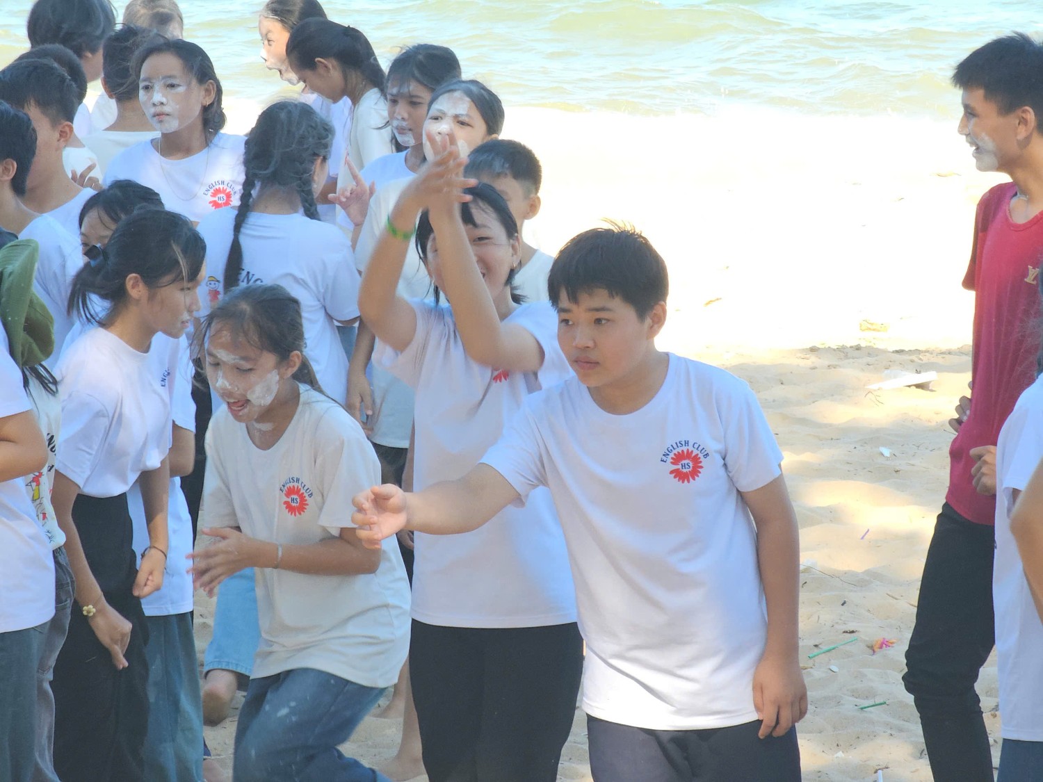 Sinh hoạt dã ngoại CLB Tiếng Anh 2024 - 2025