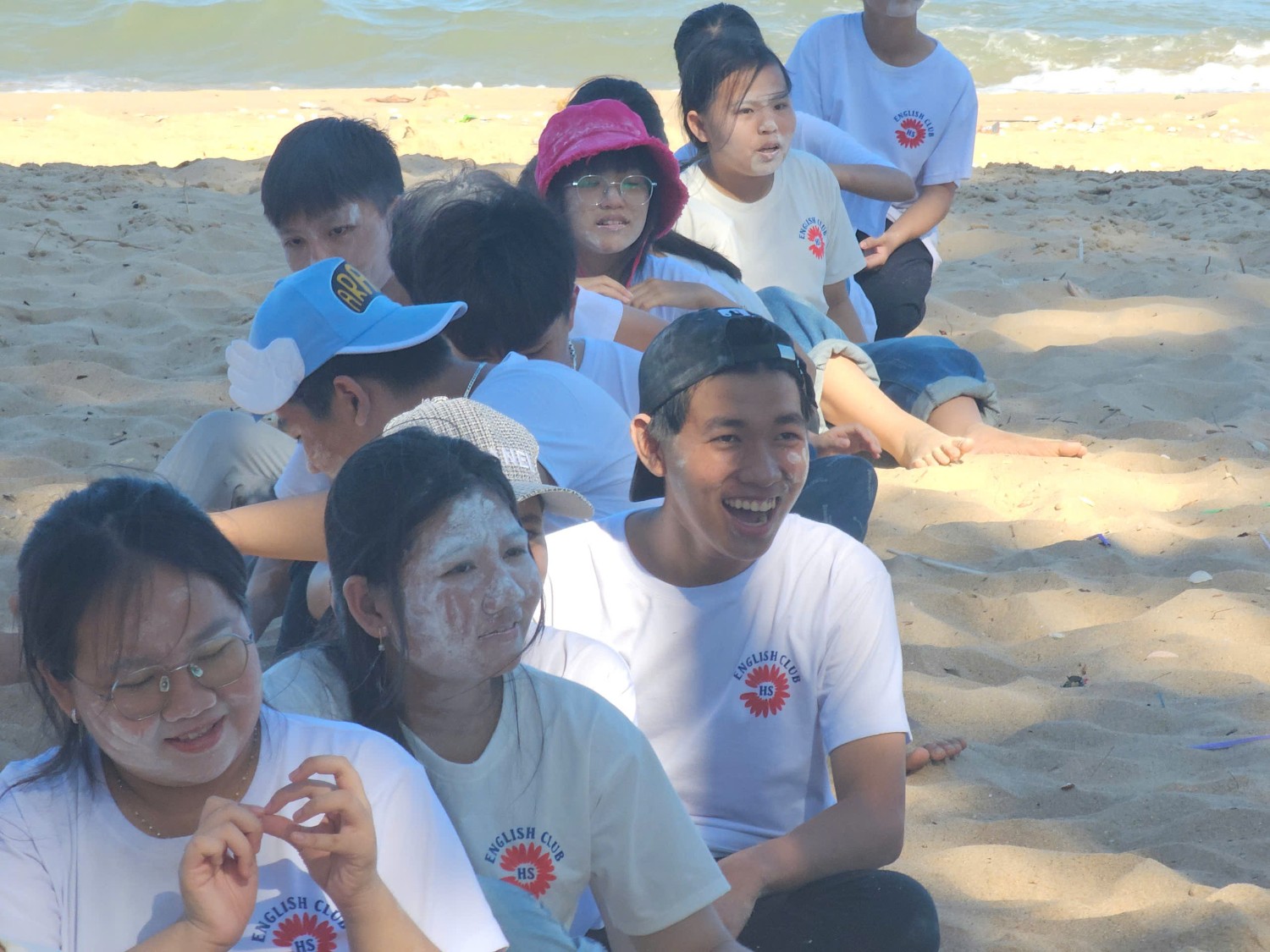 Sinh hoạt dã ngoại CLB Tiếng Anh 2024 - 2025