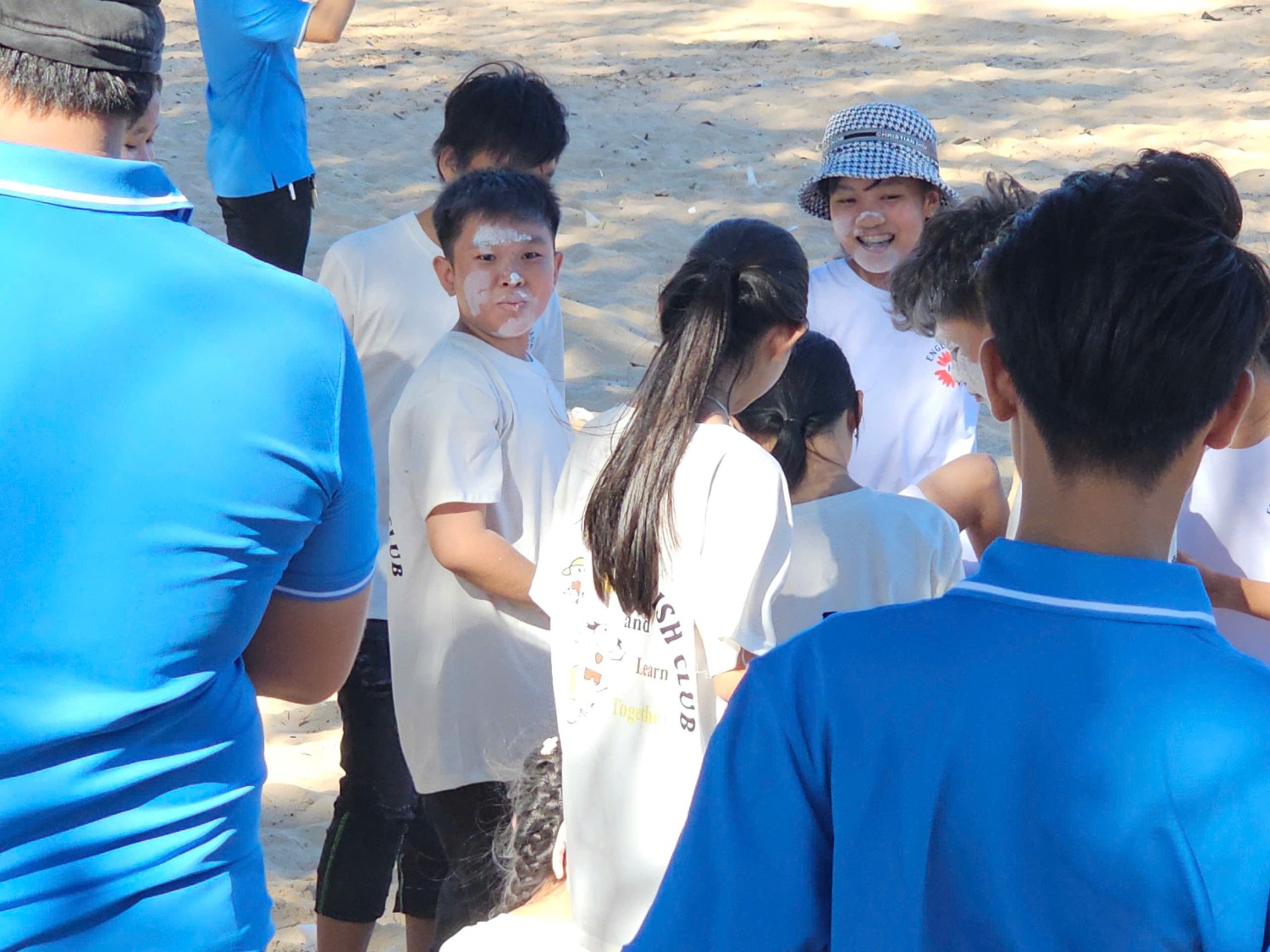 Sinh hoạt dã ngoại CLB Tiếng Anh 2024 - 2025