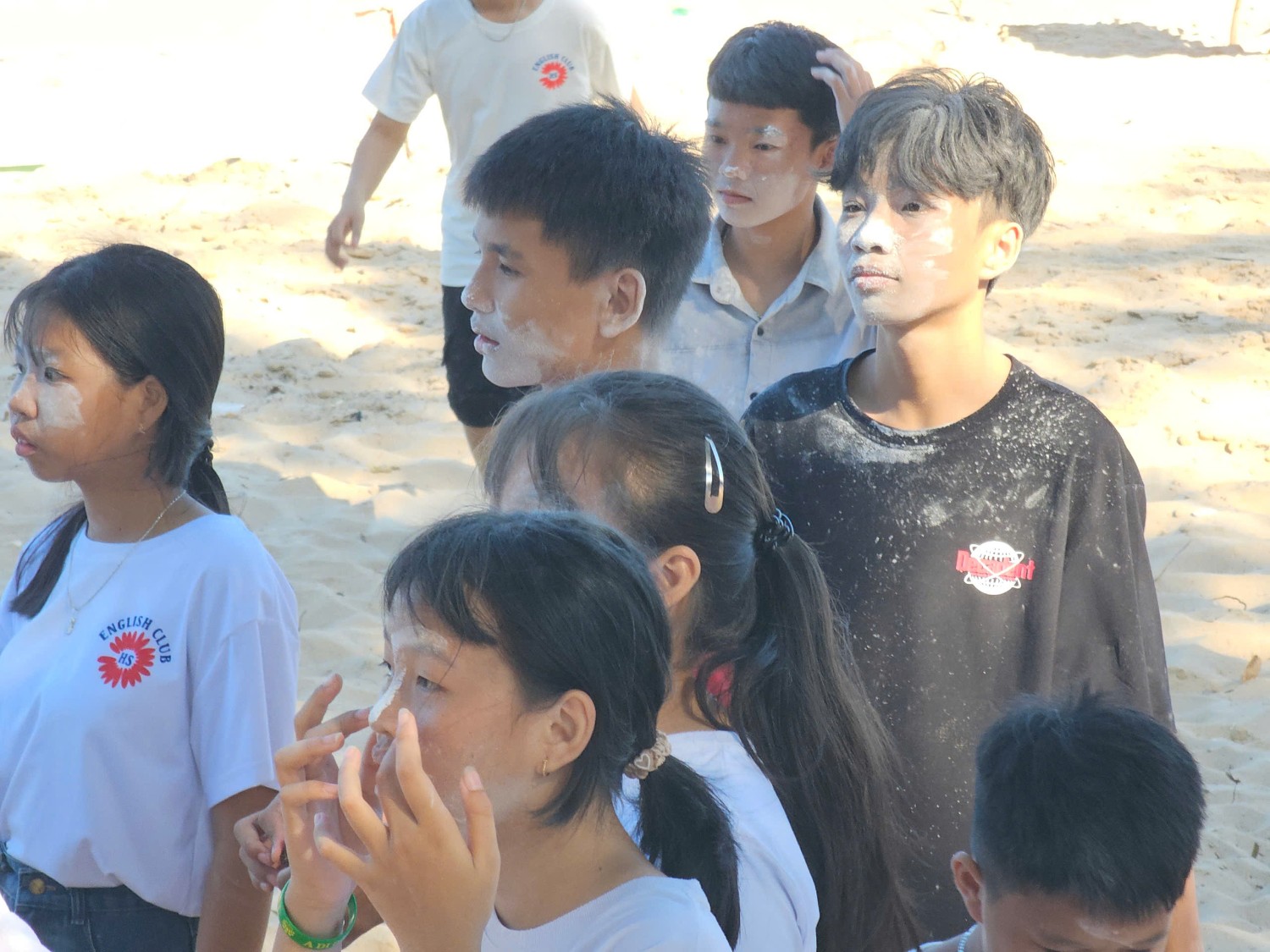 Sinh hoạt dã ngoại CLB Tiếng Anh 2024 - 2025