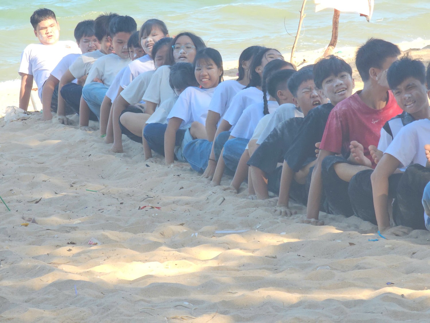 Sinh hoạt dã ngoại CLB Tiếng Anh 2024 - 2025