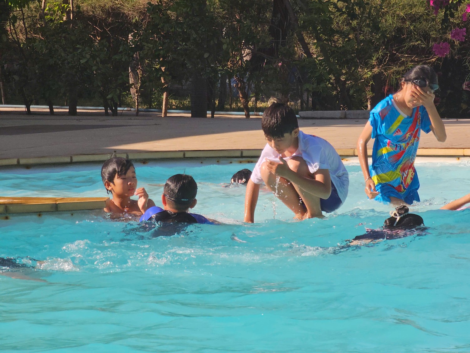 Sinh hoạt dã ngoại CLB Tiếng Anh 2024 - 2025