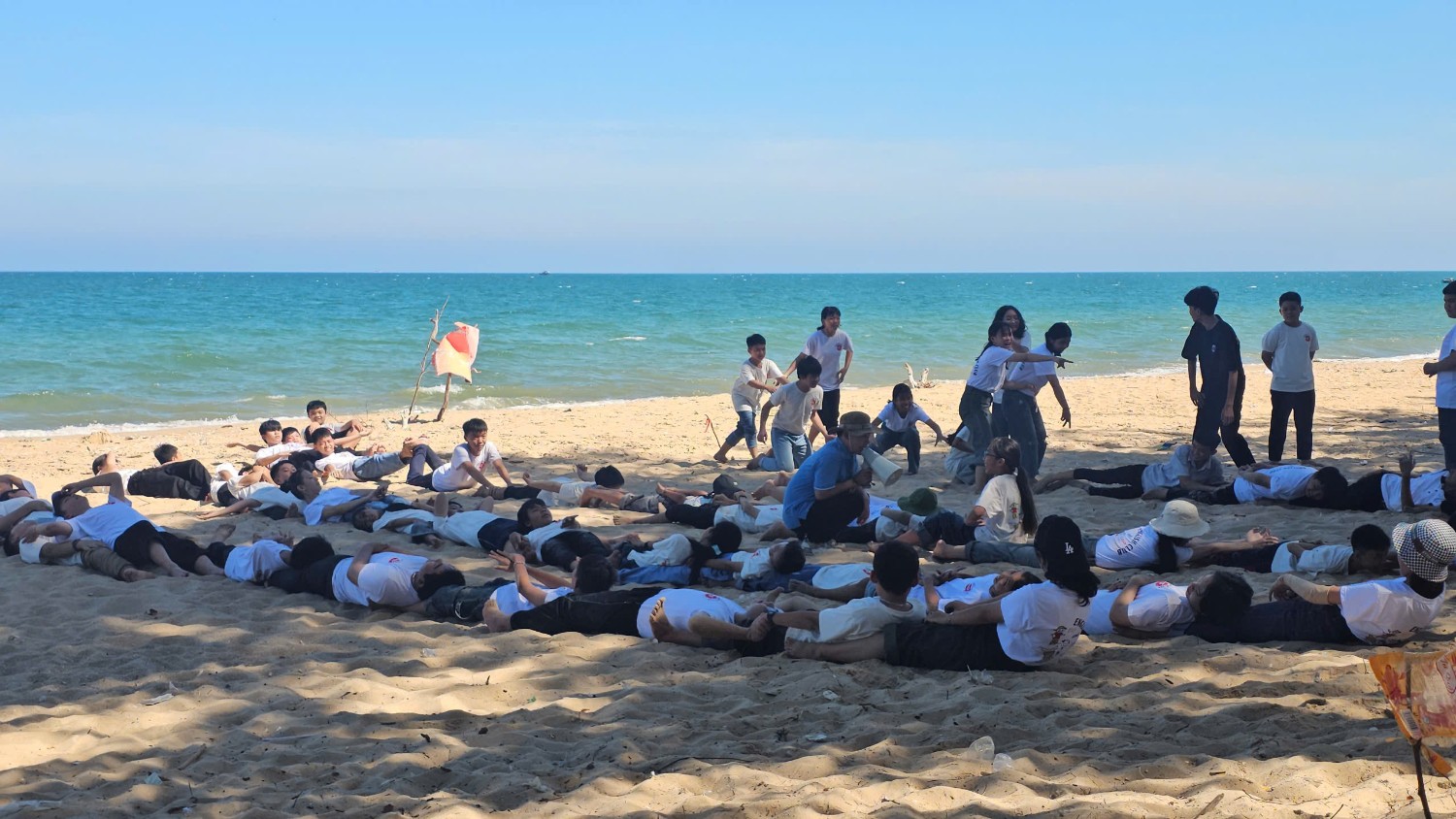 Sinh hoạt dã ngoại CLB Tiếng Anh 2024 - 2025