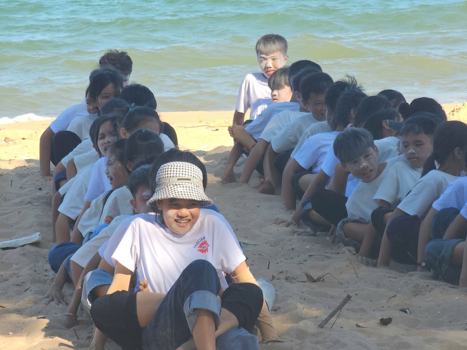 Sinh hoạt dã ngoại CLB Tiếng Anh 2024 - 2025