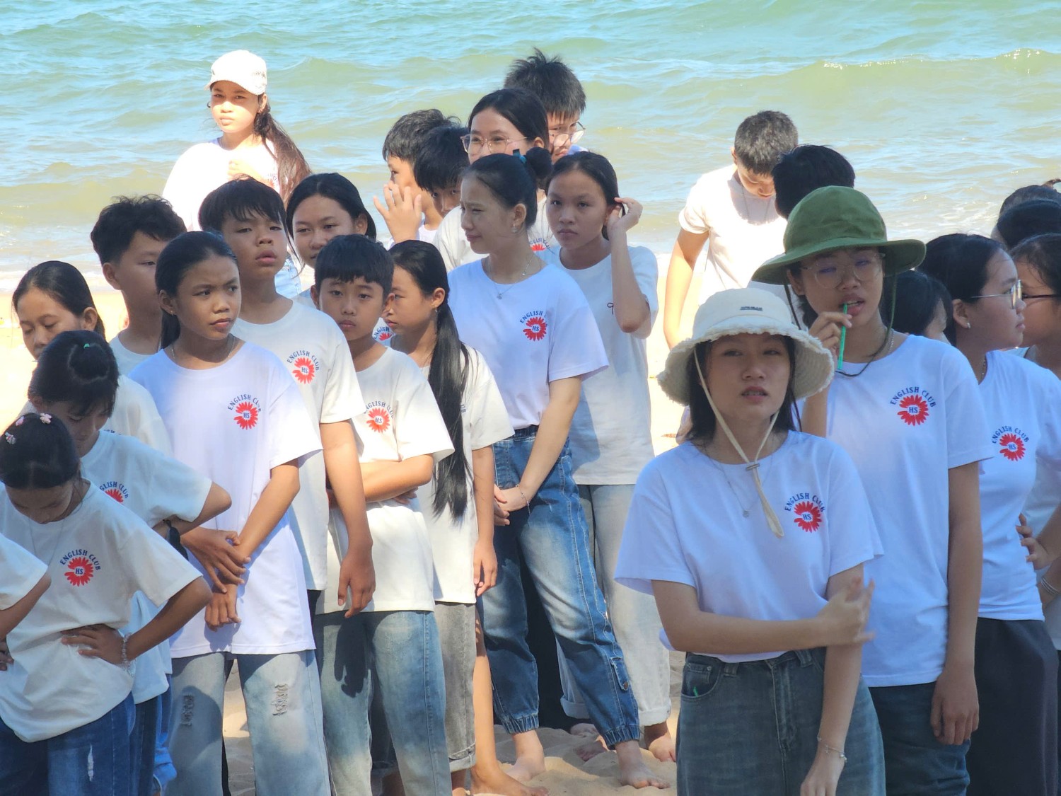 Sinh hoạt dã ngoại CLB Tiếng Anh 2024 - 2025