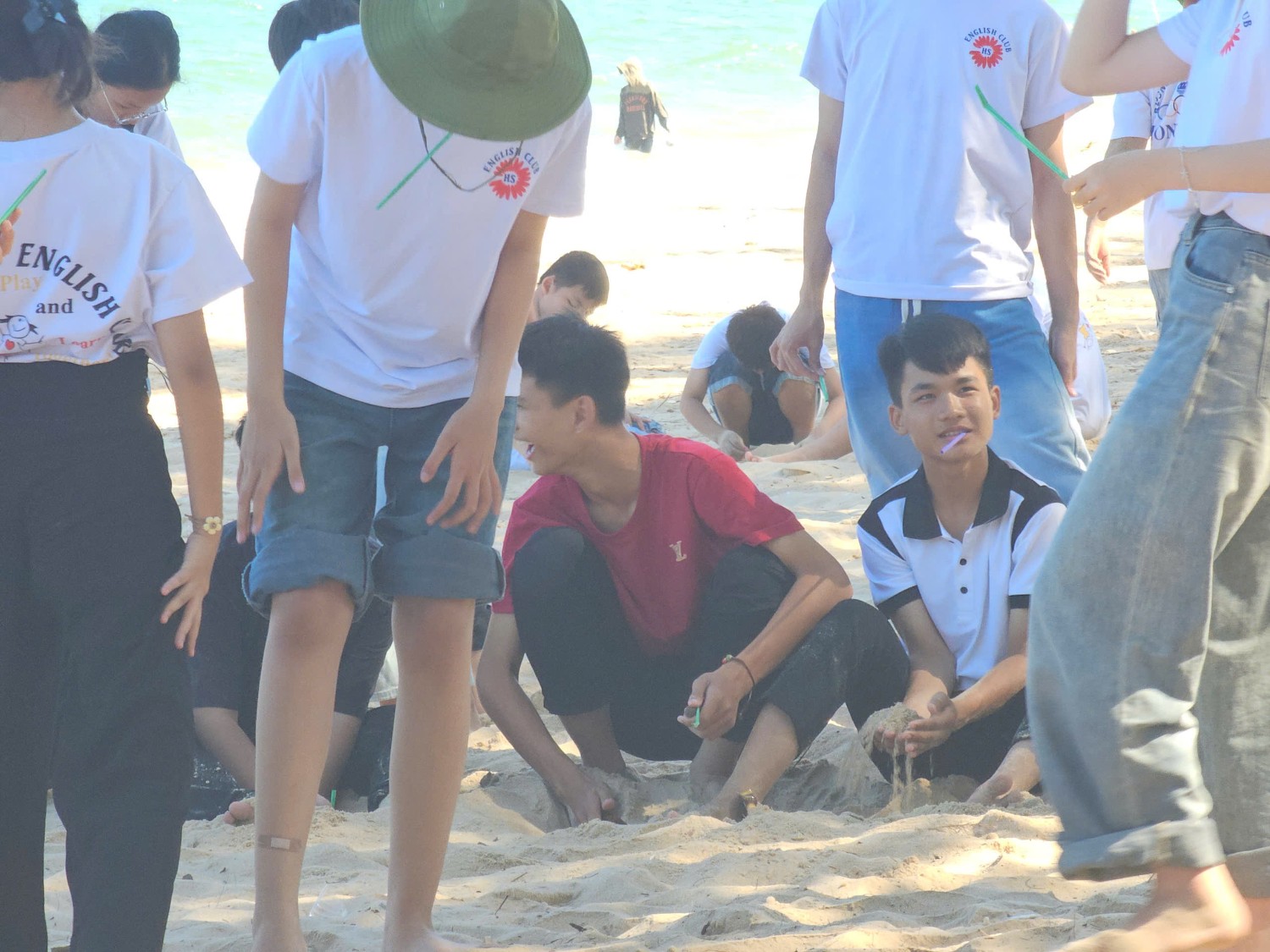 Sinh hoạt dã ngoại CLB Tiếng Anh 2024 - 2025