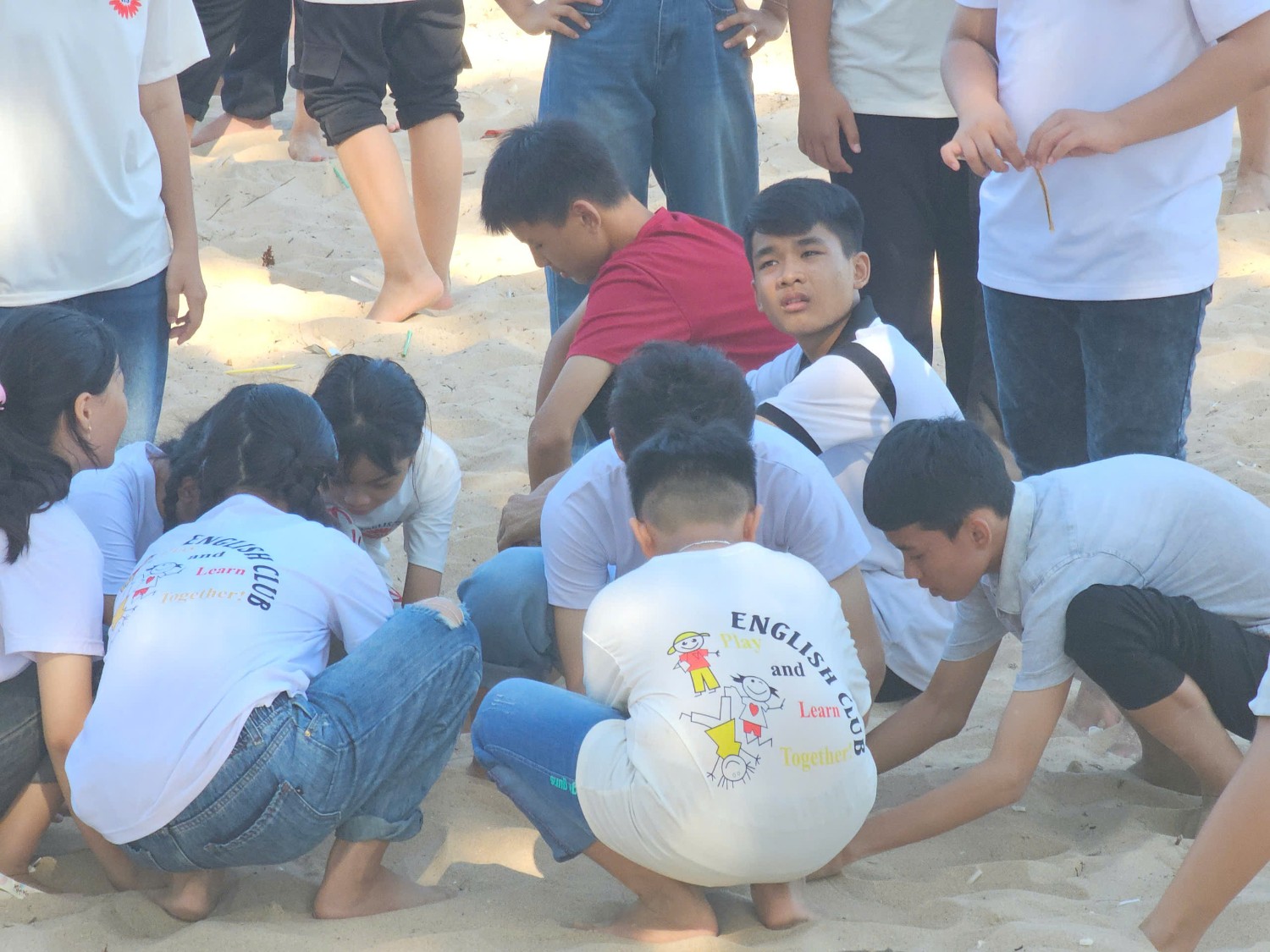 Sinh hoạt dã ngoại CLB Tiếng Anh 2024 - 2025