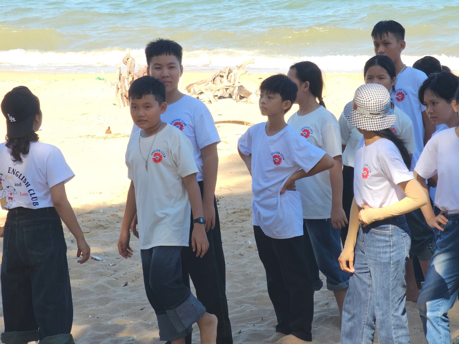 Sinh hoạt dã ngoại CLB Tiếng Anh 2024 - 2025