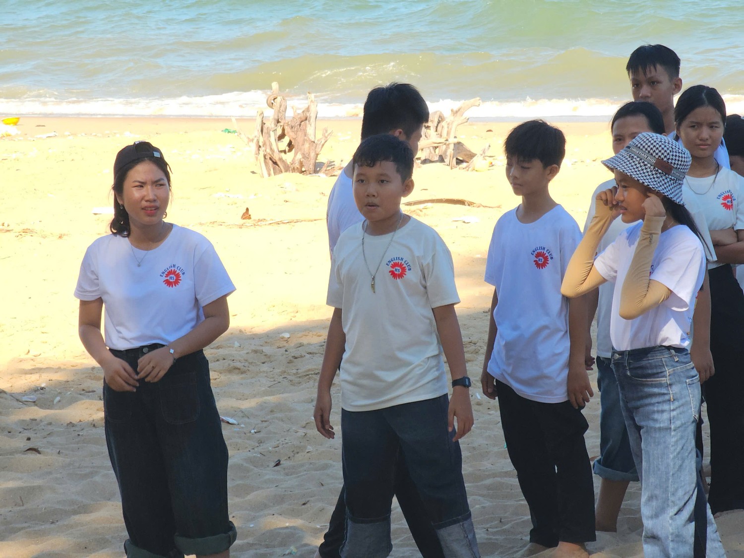 Sinh hoạt dã ngoại CLB Tiếng Anh 2024 - 2025