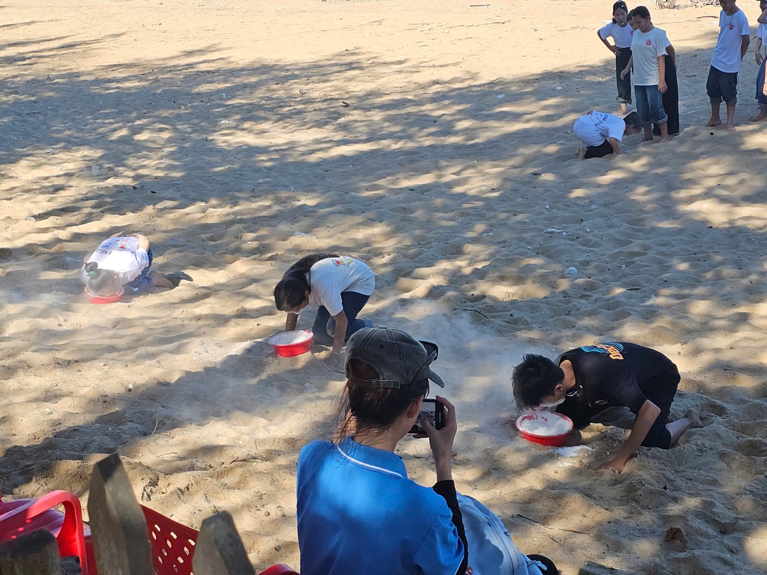 Sinh hoạt dã ngoại CLB Tiếng Anh 2024 - 2025