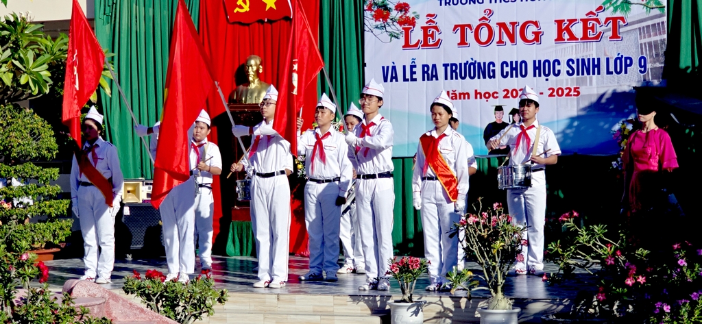 Tong-ket-nam-hoc-2024-2025-51.jpg